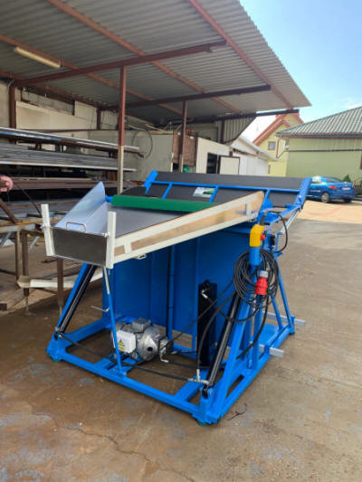 KLOCZEWIAK ماكينات التعبئة والتغليف أنظمة الأنفاق الماكينات الأوتوماتيكية متعددة الأغراض ماكينات اللحام الناقلات المصنعة في بولندا