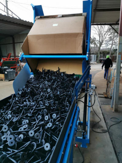 KLOCZEWIAK ماكينات التعبئة والتغليف أنظمة الأنفاق الماكينات الأوتوماتيكية متعددة الأغراض ماكينات اللحام الناقلات المصنعة في بولندا