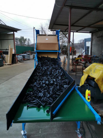 KLOCZEWIAK ماكينات التعبئة والتغليف أنظمة الأنفاق الماكينات الأوتوماتيكية متعددة الأغراض ماكينات اللحام الناقلات المصنعة في بولندا